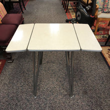 Load image into Gallery viewer, Drop Leaf Table (29x24x26/40)
