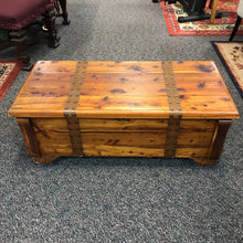 Load image into Gallery viewer, Cedar Chest (15x41x18)
