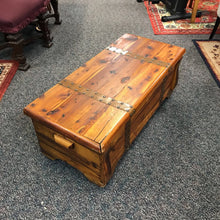 Load image into Gallery viewer, Cedar Chest (15x41x18)
