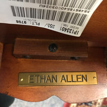 Load image into Gallery viewer, Ethan Allen Lamp Table (25x14x14)
