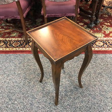 Load image into Gallery viewer, Oak Lamp Table/Stand (25x14x14)
