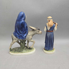 Load image into Gallery viewer, Goebel Flight Into Egypt Figurine 2pc Set (7")
