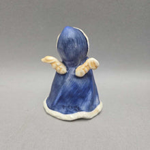 Load image into Gallery viewer, Goebel Angel w/ Lantern #ROB412
