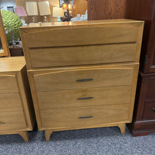 Load image into Gallery viewer, Kroehler MCM Dresser Highboy (44x37x19)
