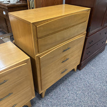 Load image into Gallery viewer, Kroehler MCM Dresser Highboy (44x37x19)
