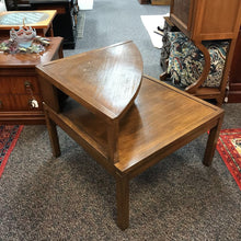 Load image into Gallery viewer, Mid-Century Modern Corner Coffee Table 2 Tier (27x31x31)
