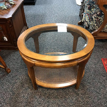 Load image into Gallery viewer, End Table w/Glass Top (22x28x23)
