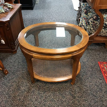 Load image into Gallery viewer, End Table w/Glass Top (22x28x23)
