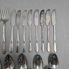 Load image into Gallery viewer, Wm Rogers Silverplate Flatware Set - Memory-Hiawatha (56pc)
