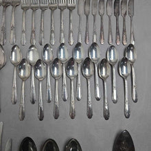 Load image into Gallery viewer, Wm Rogers Silverplate Flatware Set - Memory-Hiawatha (56pc)
