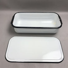 Load image into Gallery viewer, Vintage Enamelware Metal Tub Rectangular with Lid (4x15x8)
