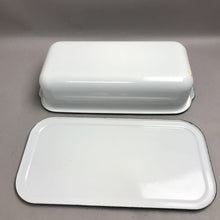 Load image into Gallery viewer, Vintage Enamelware Metal Tub Rectangular with Lid (4x15x8)
