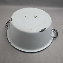Load image into Gallery viewer, White &amp; Black Enamel Tub/Basin (As-Is) (5.5x16x18)
