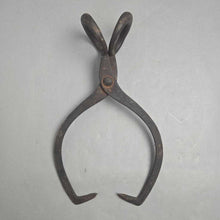 Load image into Gallery viewer, Gifford-Wood Co. Cast Iron Log/Ice Tongs Long (16")
