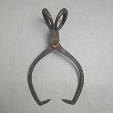 Load image into Gallery viewer, Gifford-Wood Co. Cast Iron Log/Ice Tongs Long (16")
