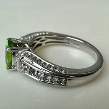 Load image into Gallery viewer, Sterling Peridot White Topaz Ring sz 7
