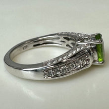 Load image into Gallery viewer, Sterling Peridot White Topaz Ring sz 7
