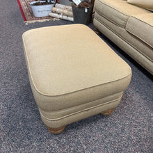Load image into Gallery viewer, Flexsteel Ottoman (36x60x39)
