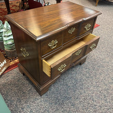Load image into Gallery viewer, Pensylvania House Nightstand (23x28x15)
