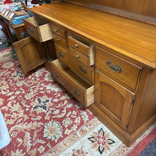 Load image into Gallery viewer, Drexel Buffet / Hutch (77x60x20)
