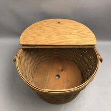 Load image into Gallery viewer, Longaberger Basket (17x15x13)
