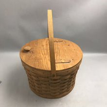 Load image into Gallery viewer, Longaberger Basket (17x15x13)
