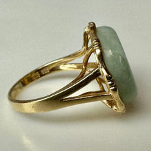 Load image into Gallery viewer, 14K Gold Jade Ring sz 6 (5.5g)
