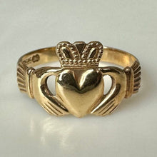 Load image into Gallery viewer, 14K European Gold Claddaugh Ring sz 6 (1.7g)
