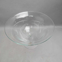 Load image into Gallery viewer, Princess House Crystal Centerpiece Bowl (9x12x12)
