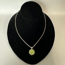 Load image into Gallery viewer, Vintage Sterling Peridot Cluster Pendant on 18" Chain Necklace (1")
