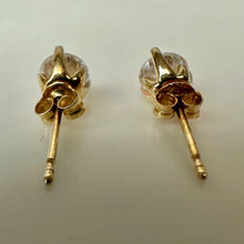 Load image into Gallery viewer, 14K Gold Cubic Zirconia Stud Earrings (1.0g)

