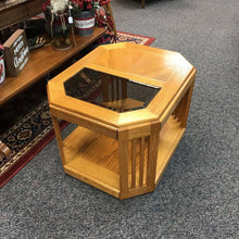 Load image into Gallery viewer, Oak End Table w/Glass Top (21x30x25) AS IS
