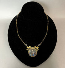 Load image into Gallery viewer, Vintage Fenton Carnival Glass Pearl Accent Necklace (19")
