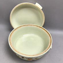 Load image into Gallery viewer, Vintage Hall’s Superior Jewel Tea Autumn Leaf Round 2 Qt. Casserole Dish w/ Lid
