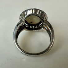 Load image into Gallery viewer, Vintage Sterling Mother of Pearl Greek Key Design Ring sz 6
