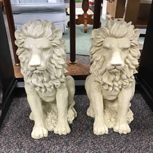 Load image into Gallery viewer, Resin Lion Statue (22")
