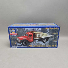 Load image into Gallery viewer, First Gear 1949 International Model KB-8 (4.5x9.5x4)
