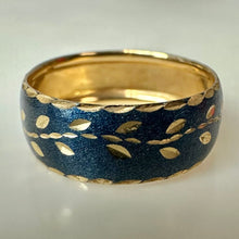 Load image into Gallery viewer, 14K Gold Milor Enamel Laurel Leaf Pattern Band Ring sz 6 (1.0g)
