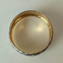 Load image into Gallery viewer, 14K Gold Milor Enamel Laurel Leaf Pattern Band Ring sz 6 (1.0g)
