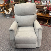 Load image into Gallery viewer, Ashley Power Lift Recliner (39x28x32)
