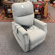 Load image into Gallery viewer, Ashley Power Lift Recliner (39x28x32)
