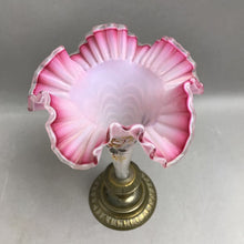 Load image into Gallery viewer, Victorian Epergne Horn Trump Vase (8.75")
