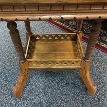 Load image into Gallery viewer, Eastlake Oak Lamptable (29x30x22)
