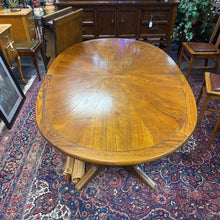 Load image into Gallery viewer, Oak Table w/2 18" Leaves AS IS (30x66x42)
