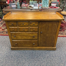 Load image into Gallery viewer, Oak Sideboard (33x44x19)
