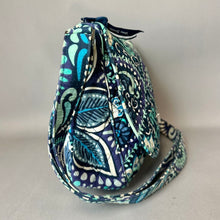 Load image into Gallery viewer, Vera Bradley Blue Island Medallion Quilted Turnlock Saddle Crossbody Purse (9x13x3")
