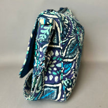Load image into Gallery viewer, Vera Bradley Blue Island Medallion Quilted Turnlock Saddle Crossbody Purse (9x13x3")
