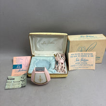 Load image into Gallery viewer, Vintage Lady Sunbeam Shavemaster Electric Shaver (2x6x4.5)
