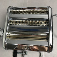 Load image into Gallery viewer, Marcato Atlas 150 Lusso Manual Pasta Maker Silver Metal w/ Clamp Crank (8x5x7)
