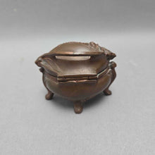 Load image into Gallery viewer, Antique B&amp;W Footed Souvenir Trinket/Jewelry Box, Duluth, Minn (2x2.25x2.5)

